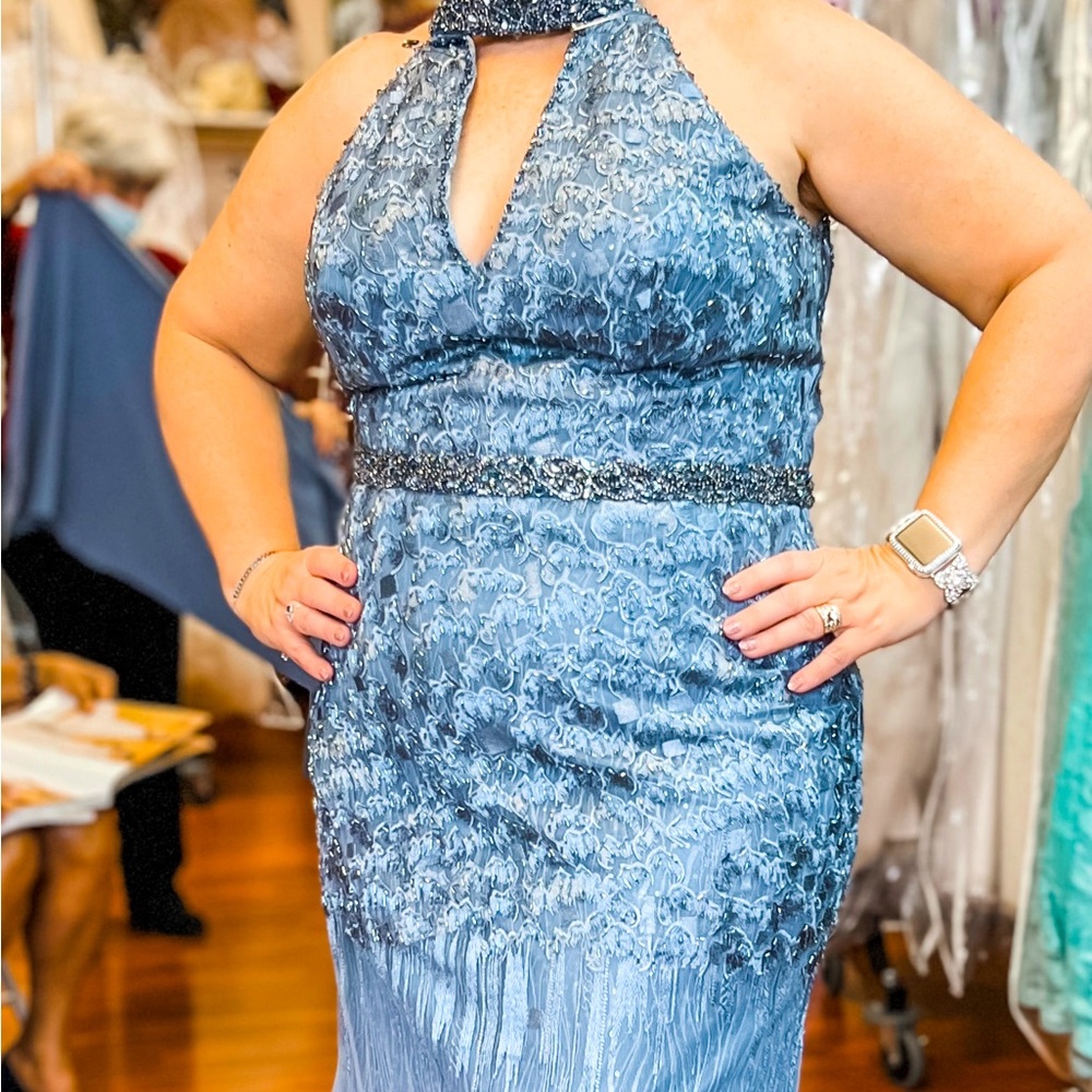 Mon Cheri Ivonne D gown. Size 16